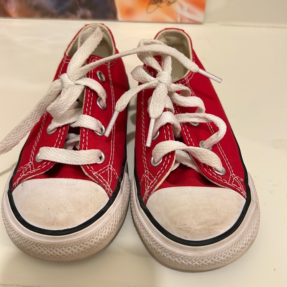 Converse toddler Size 8 - used once